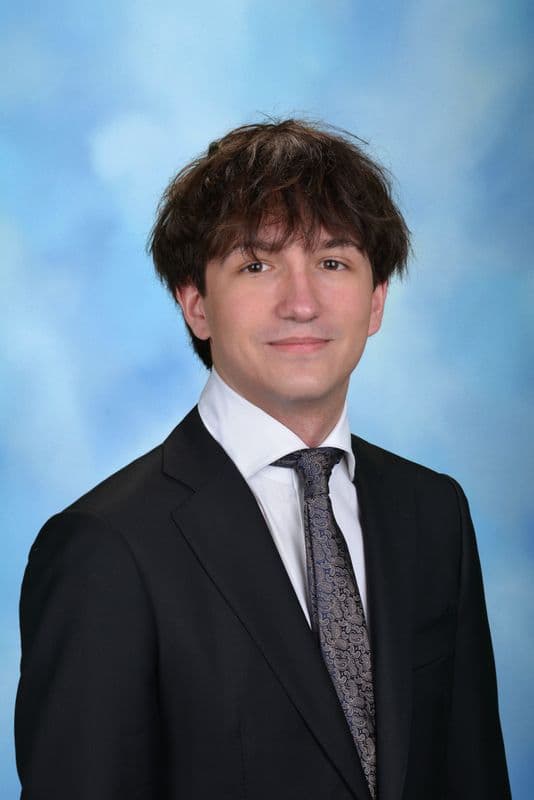 Luca Aydogmus, bijlesdocent voor basisschool, wiskunde, natuurkunde, scheikunde en Engels in Utrecht.